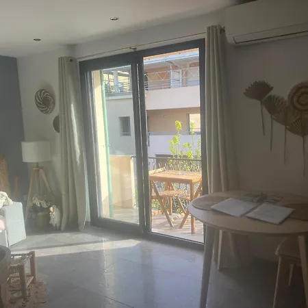 Apartment Le A Cassis,top Emplacement,parking,double Balcon